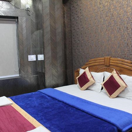 Oyo 11346 Hotel Tazz Odisha بوهفانيشفار المظهر الخارجي الصورة