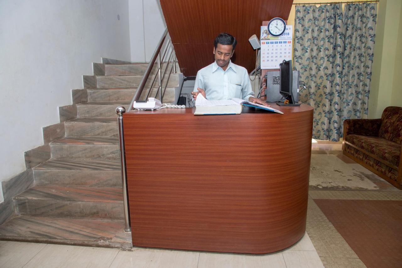 Oyo 11346 Hotel Tazz Odisha بوهفانيشفار المظهر الخارجي الصورة