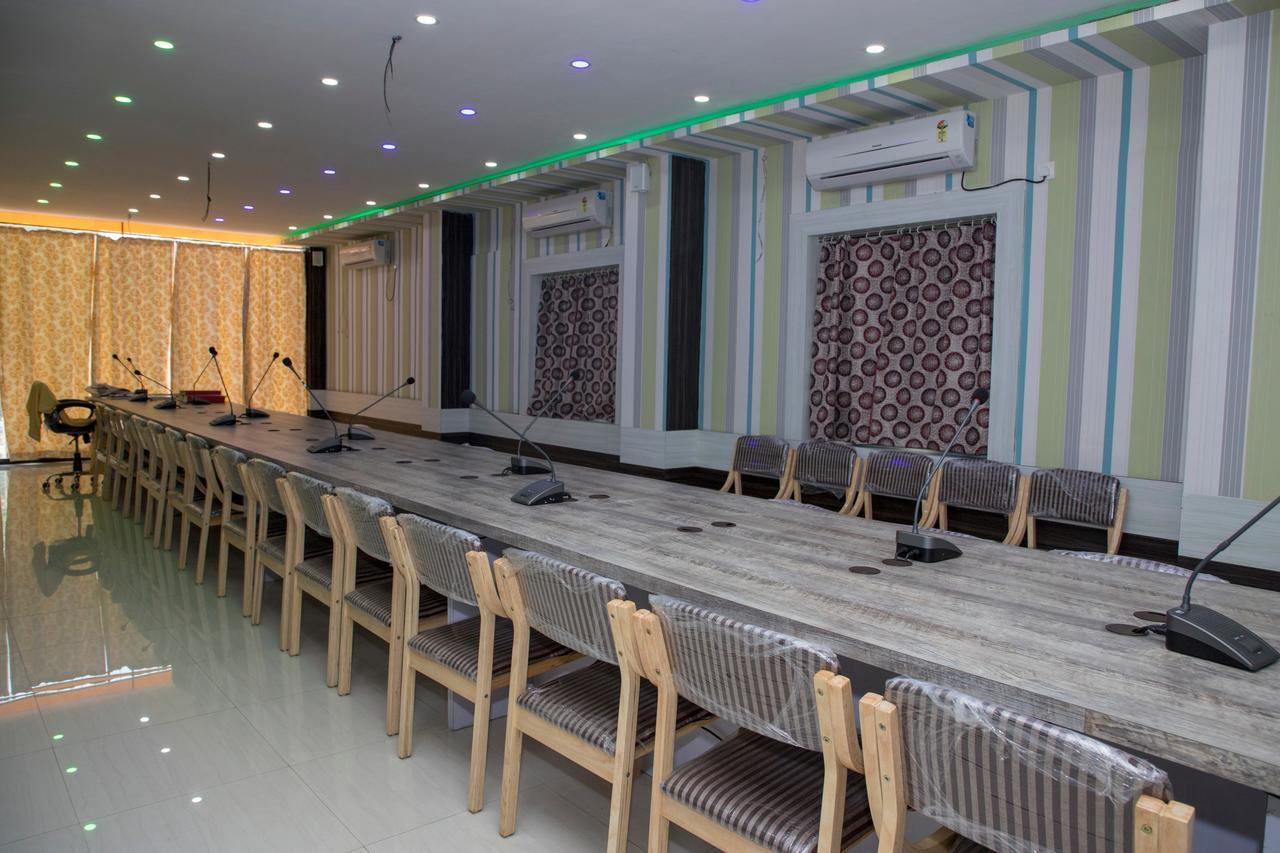 Oyo 11346 Hotel Tazz Odisha بوهفانيشفار المظهر الخارجي الصورة